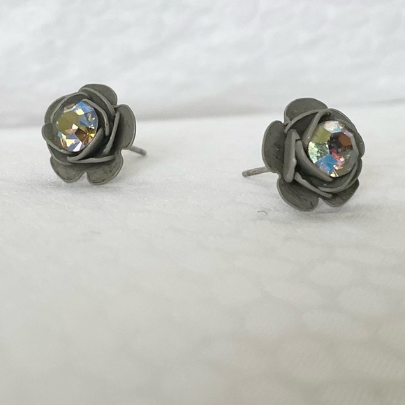 NWOT Designer MICHAL NEGRIN Swarovski Crystal Flower Stud Earrings - Picture 7 of 8